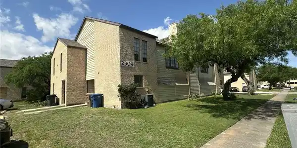2309 Capitan Drive