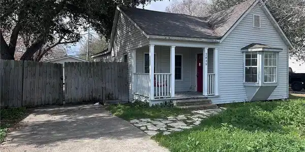 2839 Topeka Street