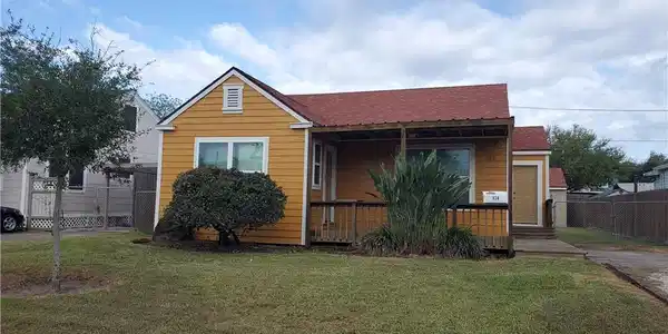 628 Naples Street