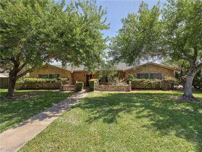 1540 W Deberry Avenue