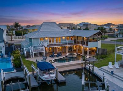 3 Luau Lane