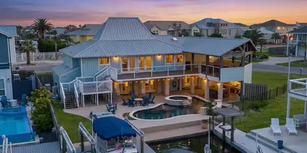 3 Luau Lane