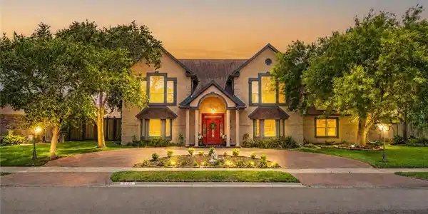 5405 Hulen Drive