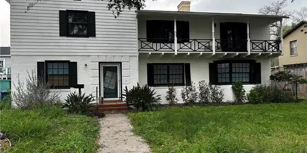 210 Louisiana Avenue