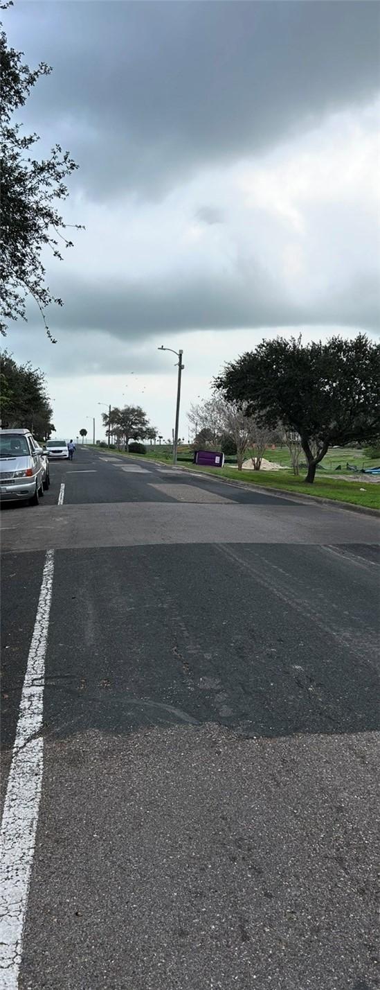 Image 3: BLOCK FROM OCEAN DR.