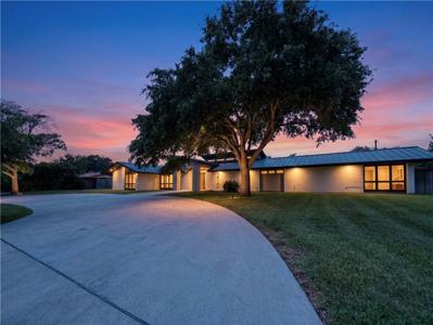 210 Bayside Drive