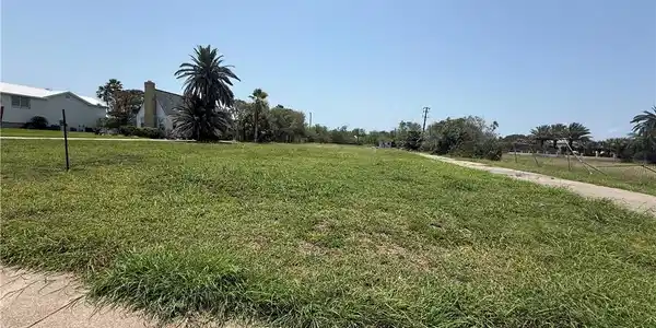 5625 Ocean Drive
