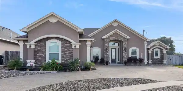2330 Louisville Drive