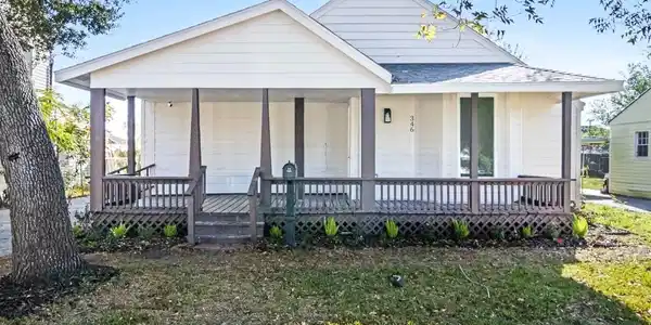 346 W Saxet Drive