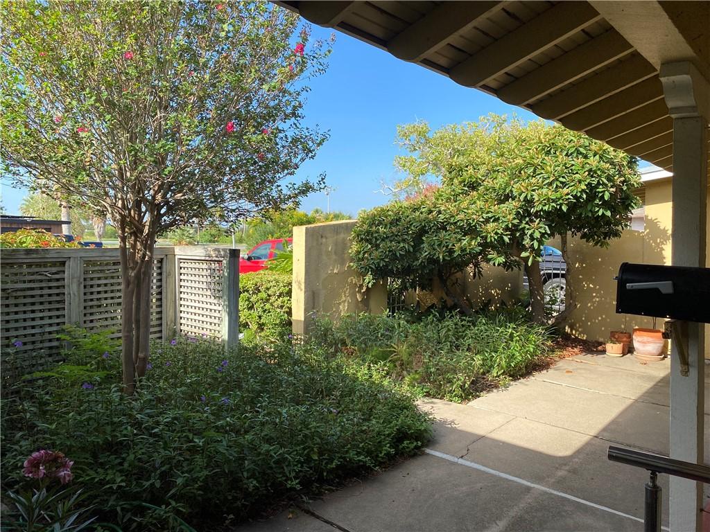 Image 3: Courtyard