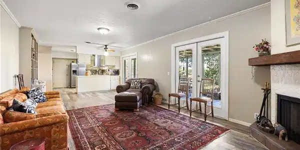 Image 4: Family Room
