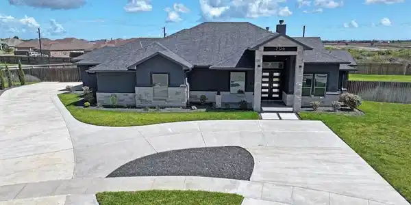 706 Eagle Creek Court