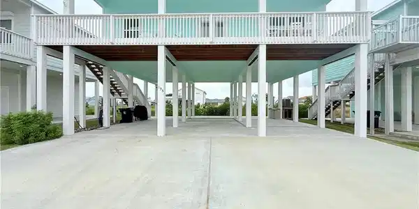 195 Paradise Drive