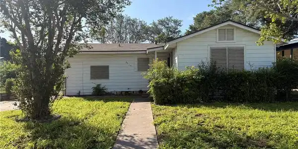 4514 Nesbitt