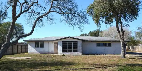 5427 Lexington