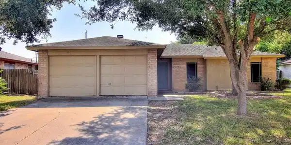 2734 Blue Grass Drive