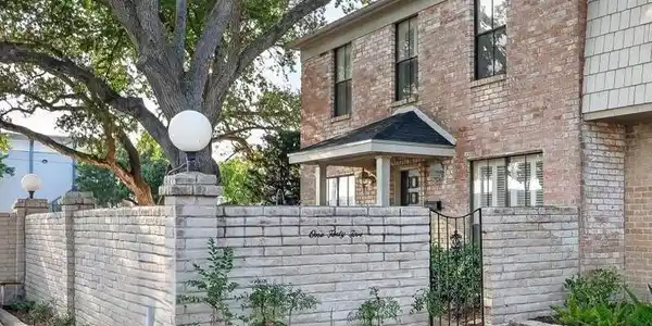 145 Lake Shore Drive