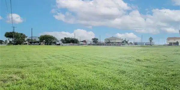 4057 Laguna Shores
