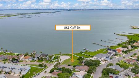 863 Cliff Drive