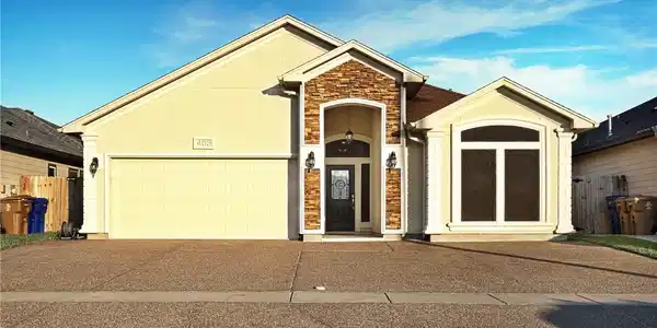 405 Kamelia Lane
