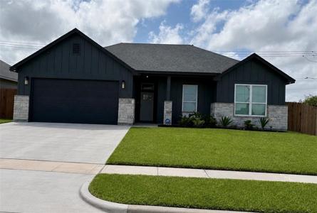 3401 Travis Court