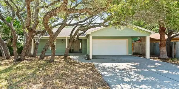 1506 N Live Oak Street