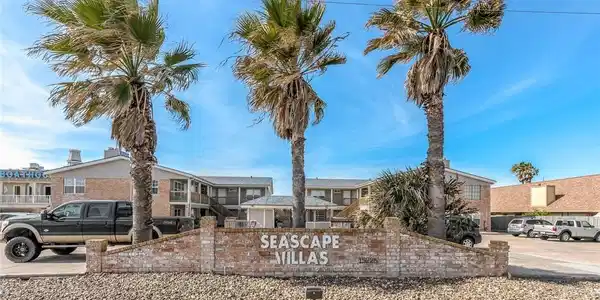 15225 Leeward Drive