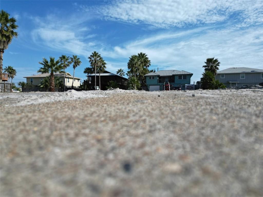 Image 2: Level lot in desirable Port A neighborhood.
