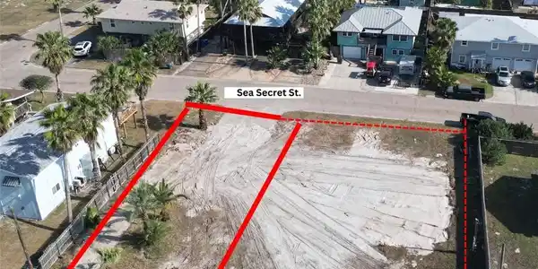 Image 3: Adjacent lot available to purchase.