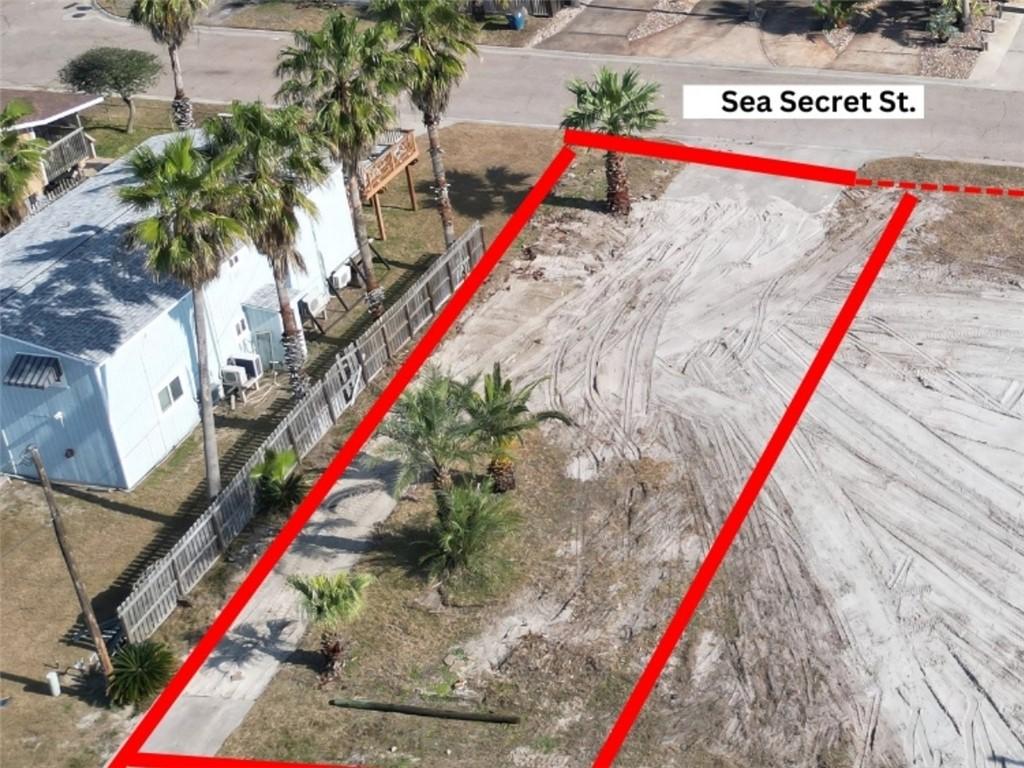 Image 4: Just over 5000 sq. ft. lot with dual street footag