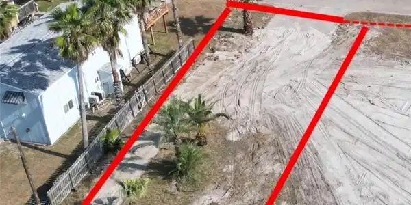 Image 4: Just over 5000 sq. ft. lot with dual street footag