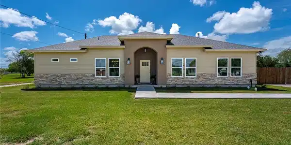 5619 Lexington