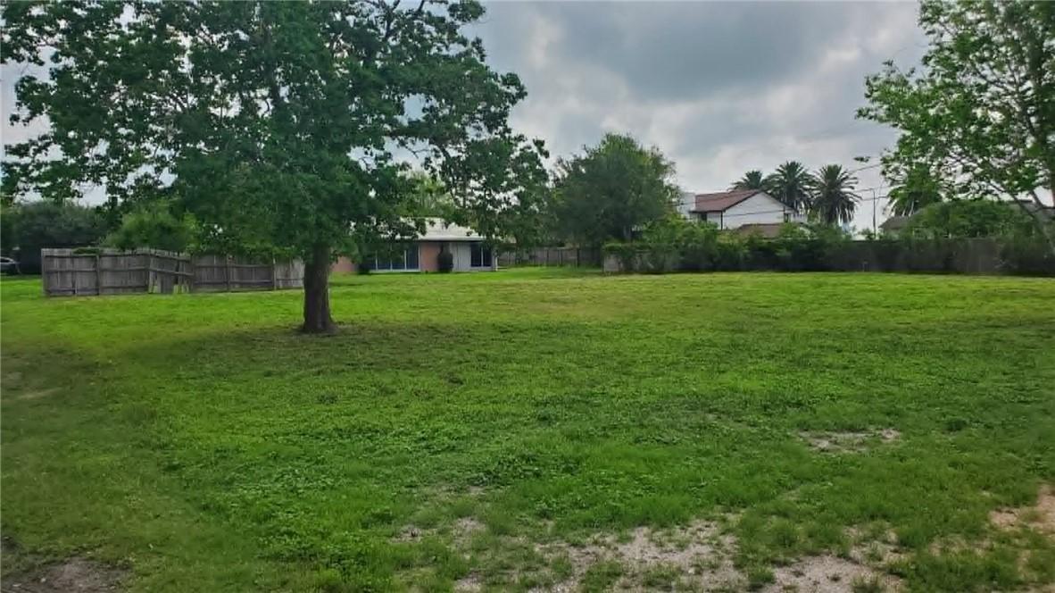 Image 1: Beautiful extra-large lot, approximately 14,610 sf