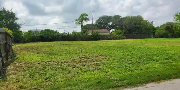 Image 4: Beautiful extra-large lot, approximately 14,610 sf