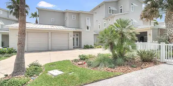 3700 Island Moorings Parkway
