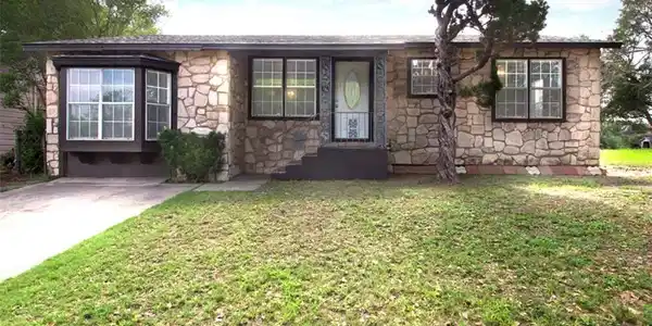 1230 Dona Drive