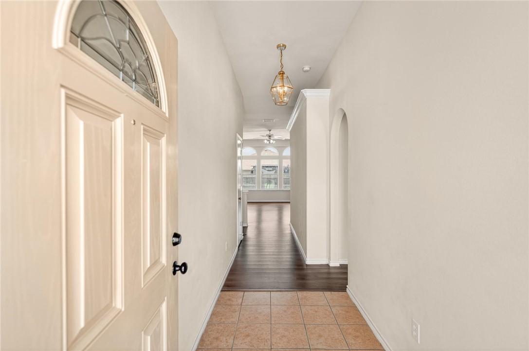 Image 4: Welcome home ...lets walk in!