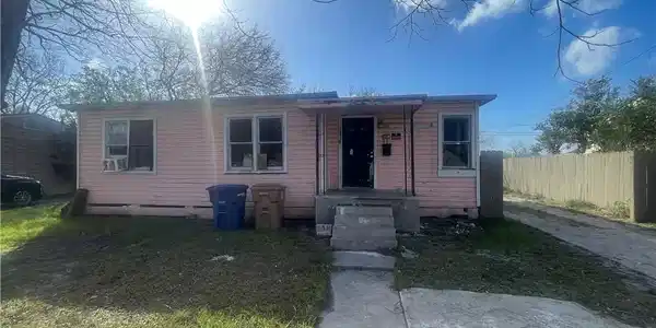 251 W Longview Street