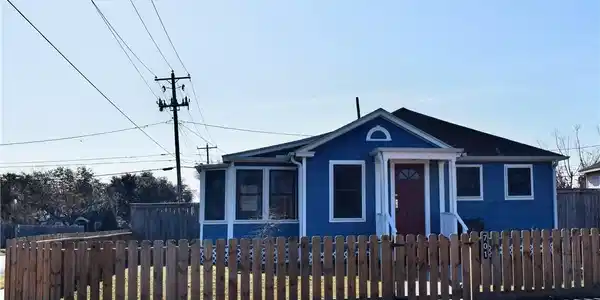 701 Naples Street