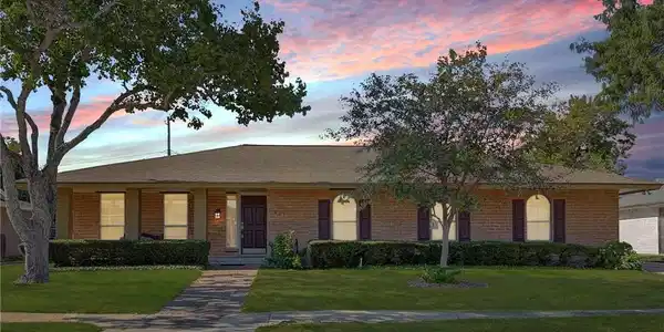 6421 Oakbrook