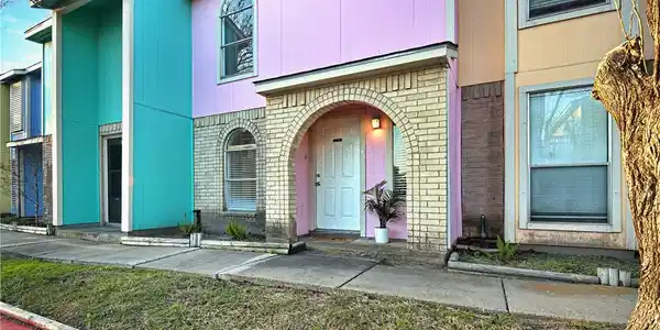 6702 Everhart