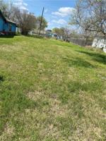 000 Avenue E
