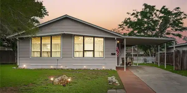 1645 Brentwood Drive