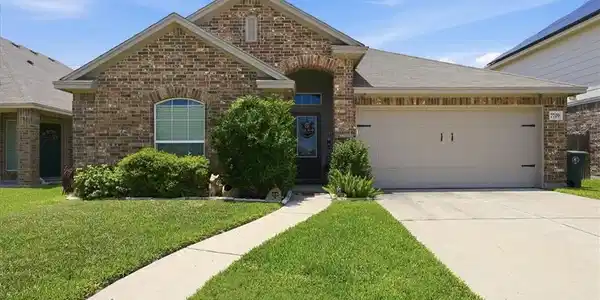 7709 Cattlemen Drive