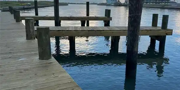 Image 4: Boat Slips