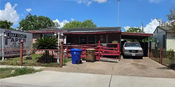 1009 Acacia Drive