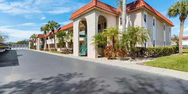 1750 BELLEAIR FOREST