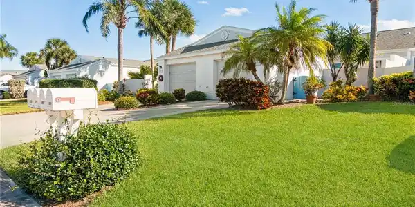 935 WATERSIDE