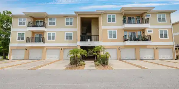 5041 ROYAL PALMS WAY