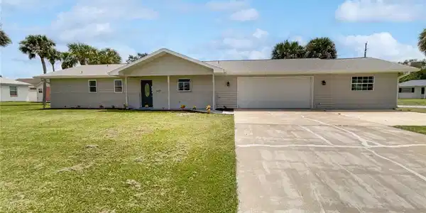 1427 E GATE DRIVE
